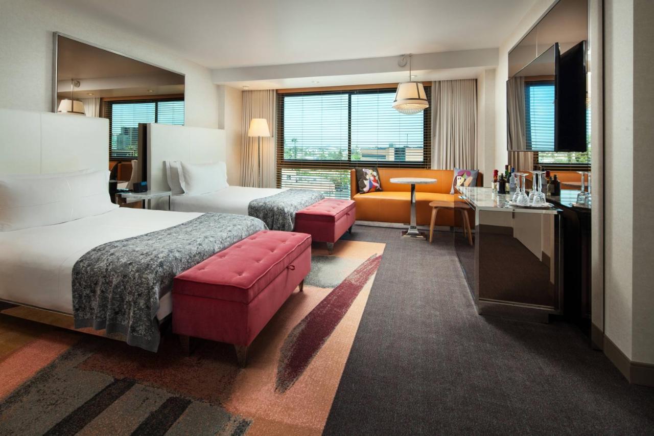 One Bedroom Deluxe Suite 2 Double