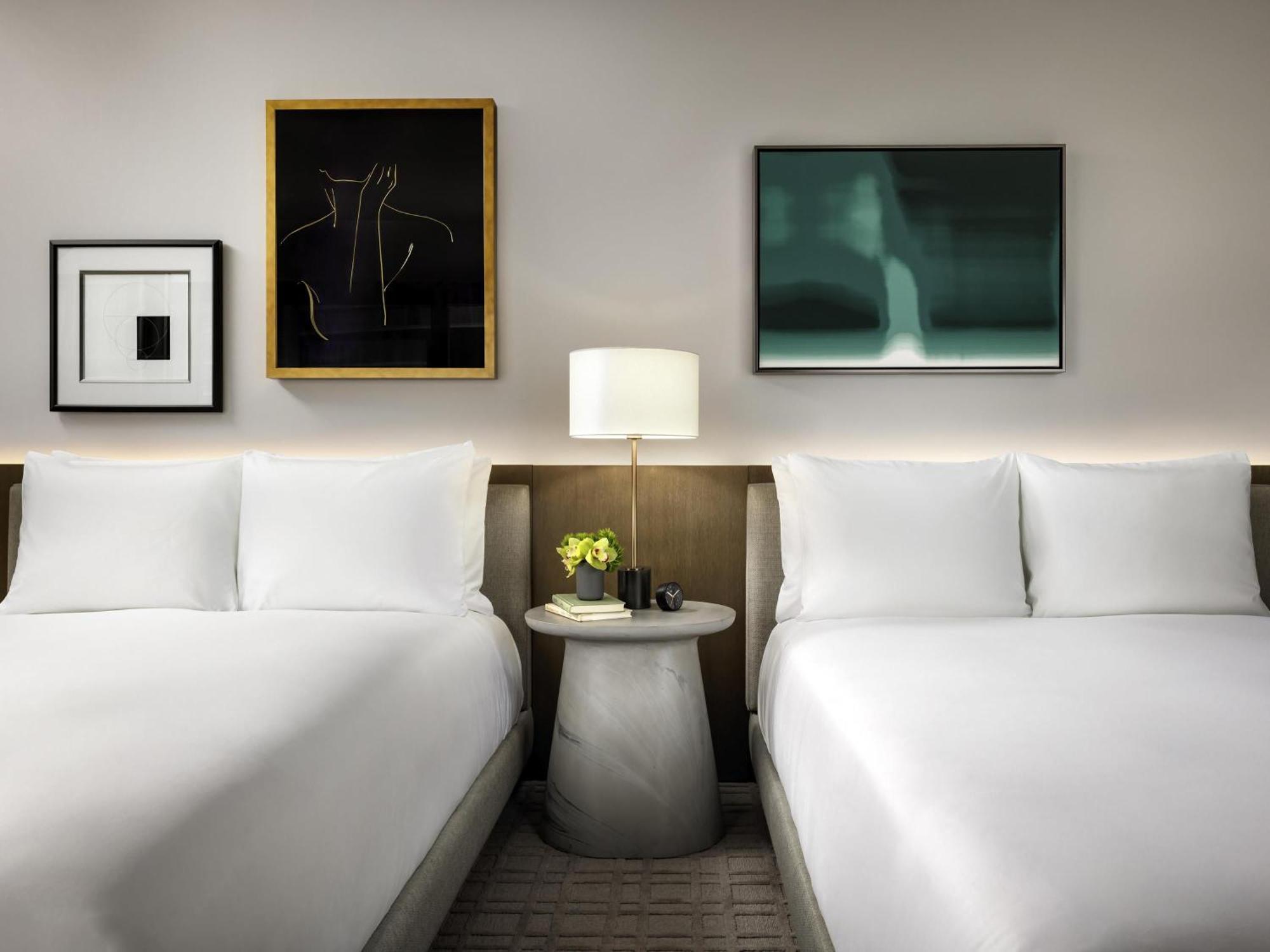 Camera Fairmont Gold con 2 Letti Queen-Size e Doccia a Filo Pavimento - Accesso Disabili e Ipoudenti